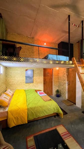 Aloft in Bir - Rustic stay with a loft!